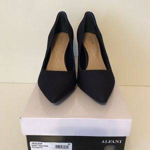 NIB Alfani Jeules Navy texture heel